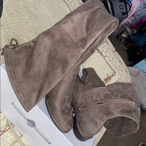 Knee high boots. - Picture 1 of 3